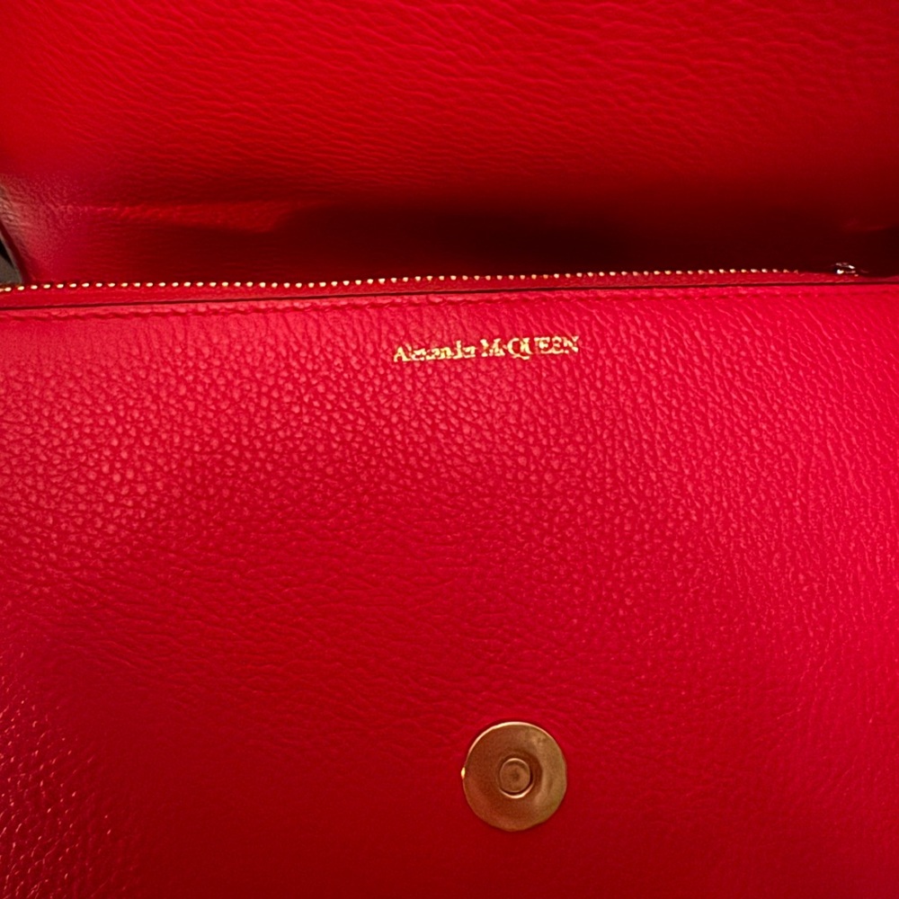 Alexander McQueen Vibrant Red Crossbody Bag - Picture 7 of 8